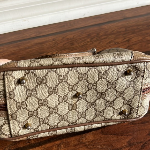 Vintage 1980’s Authentic Gucci Handbag - Picture 4 of 9